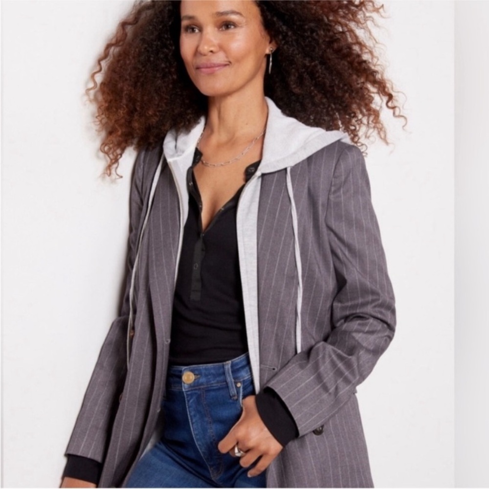 EVEREVE Annie Gray Pinstripe Women's Coat with Hoodie Hood EUC Large L